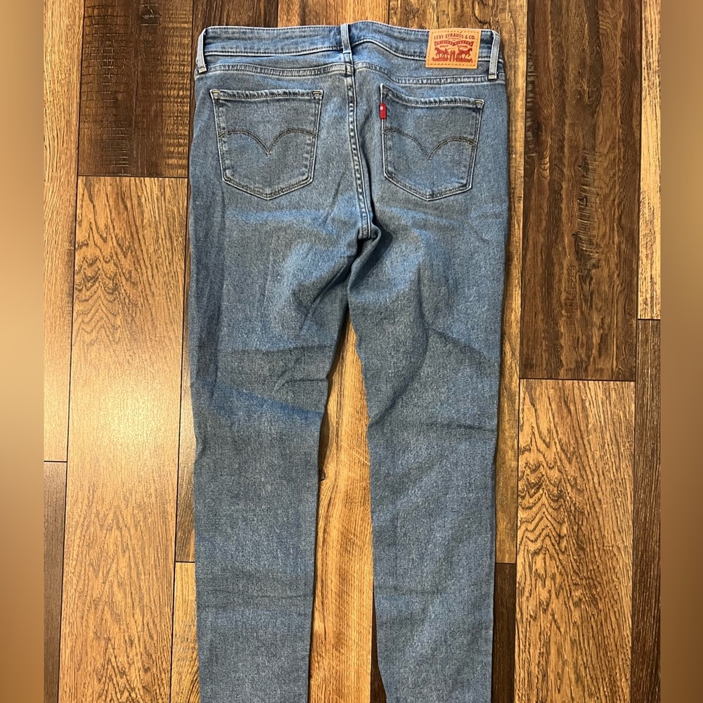 Women’s Levi’s Jeans - 28